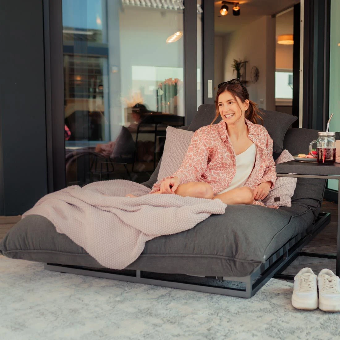 OUTLIV. by Detlef Steves Heaven Gartenliege Anthrazit/Sooty OUTLIV. By Detlef Steves Heaven Gartenliege Anthrazit/Sooty -Outliv outliv heaven gartenliege aluminium sunbrella anthrazit sooty 1246776 2 1